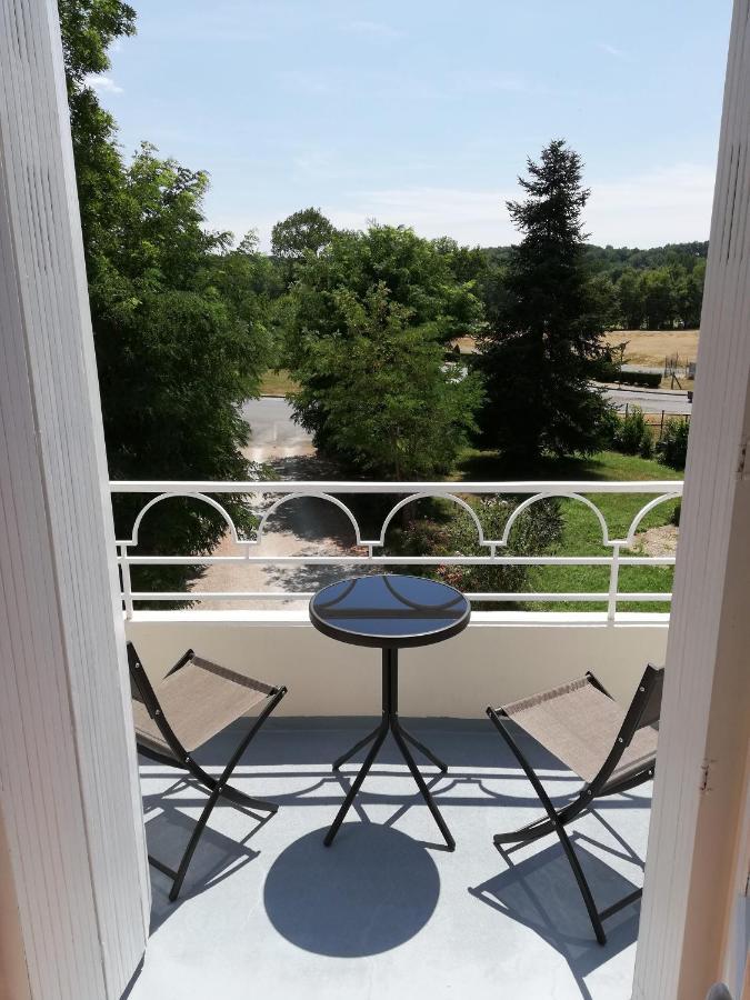 Vue Du Chateau D'Excideuil En Chambres מראה חיצוני תמונה