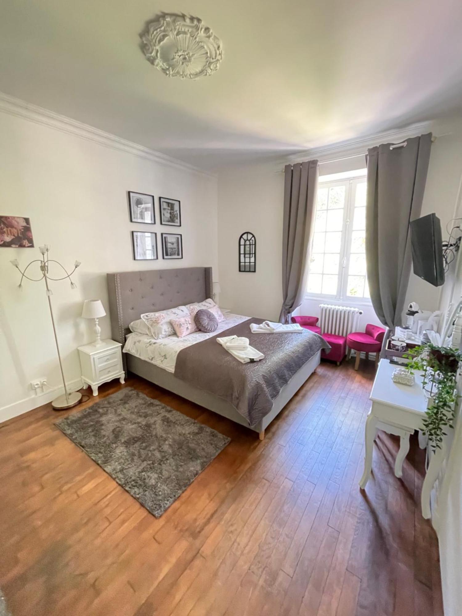 Vue Du Chateau D'Excideuil En Chambres מראה חיצוני תמונה