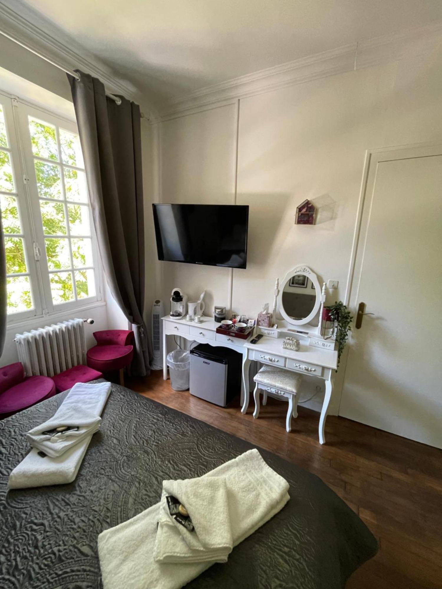 Vue Du Chateau D'Excideuil En Chambres מראה חיצוני תמונה