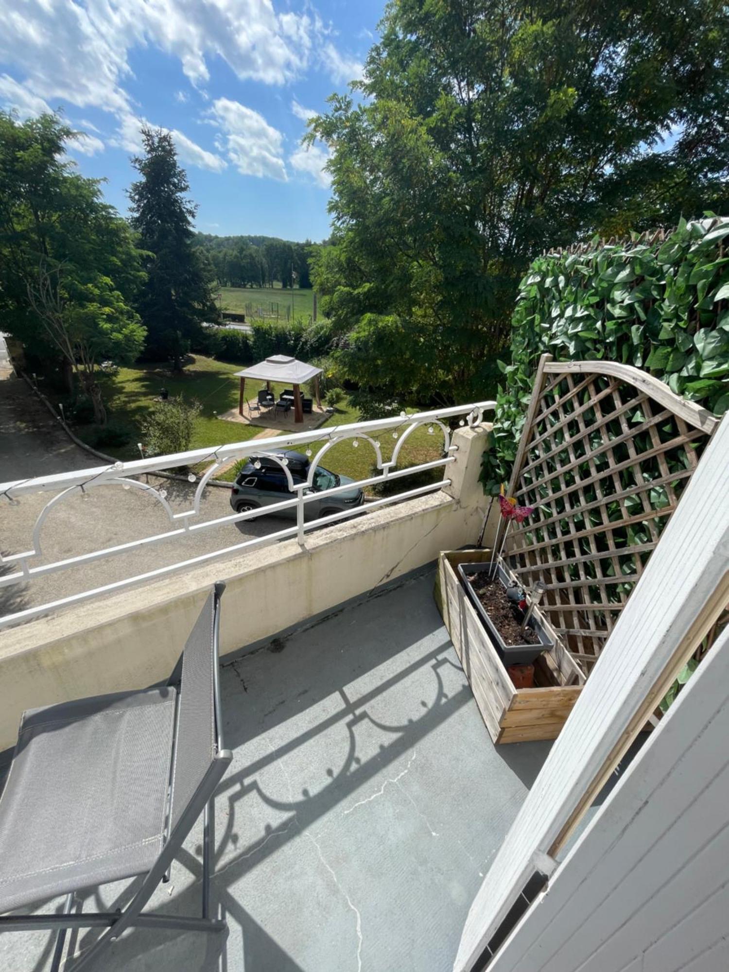 Vue Du Chateau D'Excideuil En Chambres מראה חיצוני תמונה