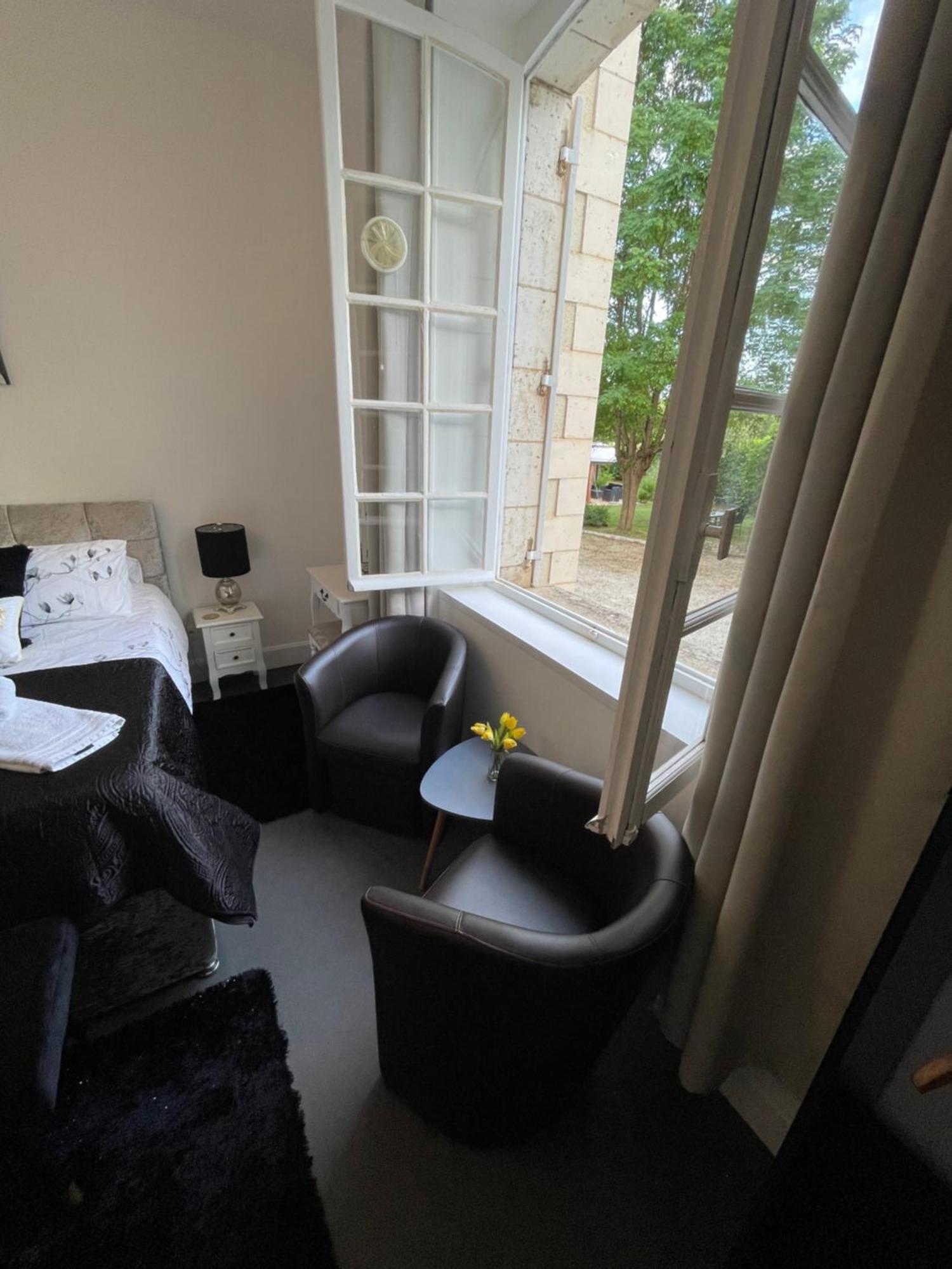 Vue Du Chateau D'Excideuil En Chambres מראה חיצוני תמונה