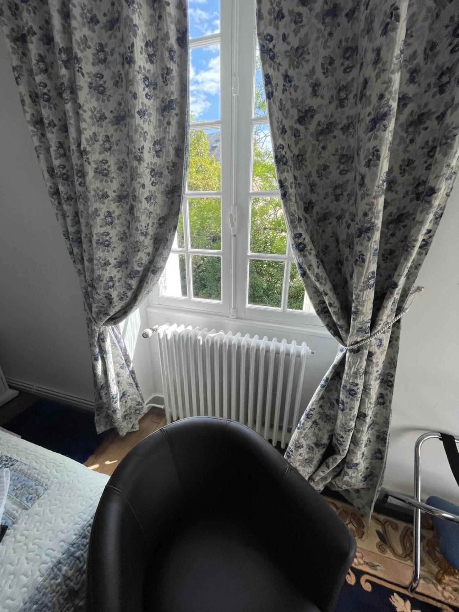 Vue Du Chateau D'Excideuil En Chambres מראה חיצוני תמונה