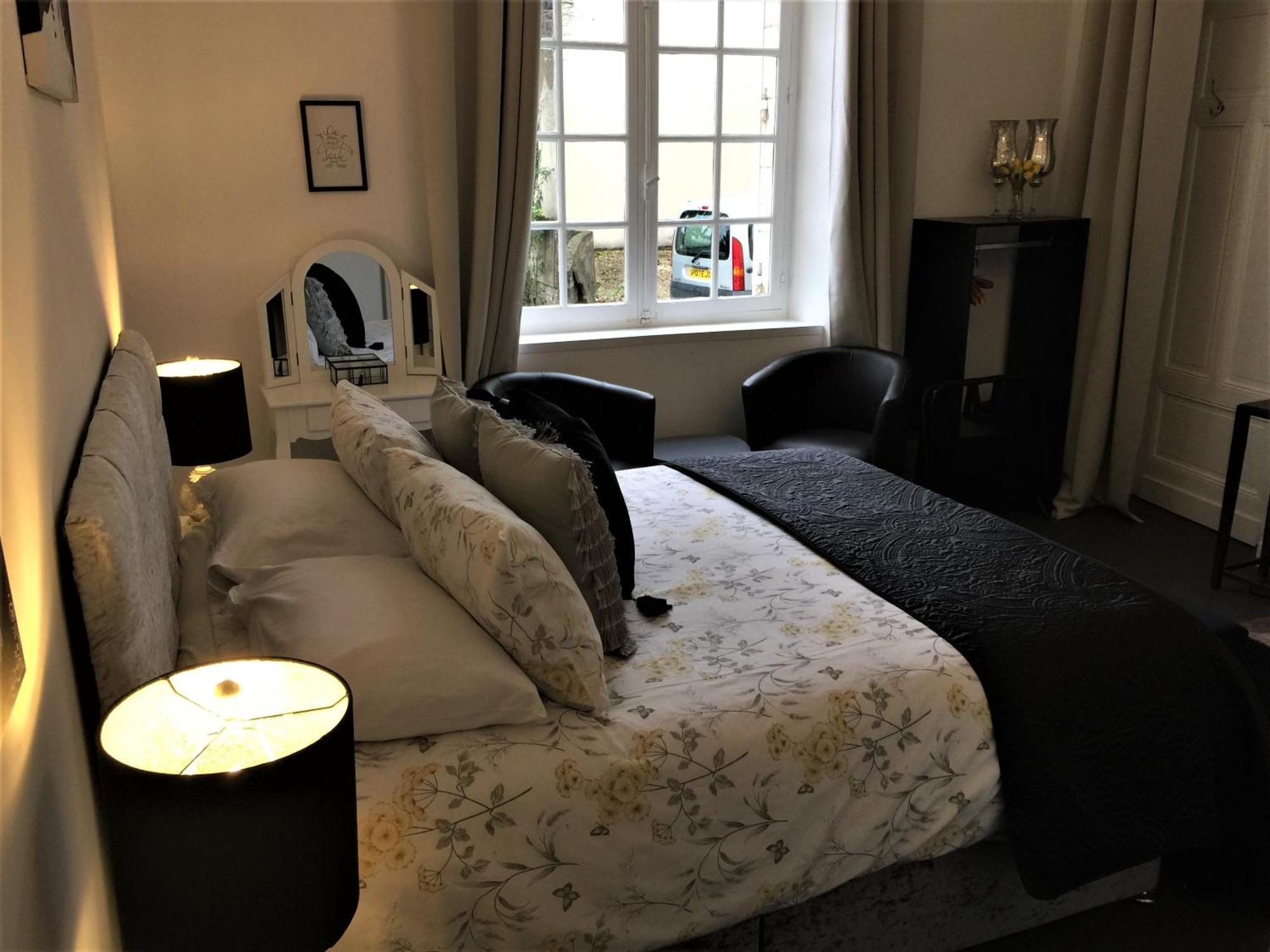 Vue Du Chateau D'Excideuil En Chambres חדר תמונה